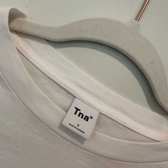 Aritzia Cropped Long Sleeve - Picture 3 of 3